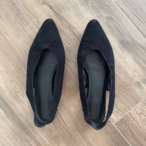 EVERLANE The V Pointed Toe Suede Black Slingback Flats - Picture 2 of 5